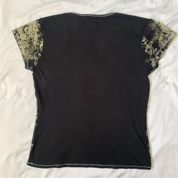 Vintage Graphic T-Shirt - Picture 5 of 6